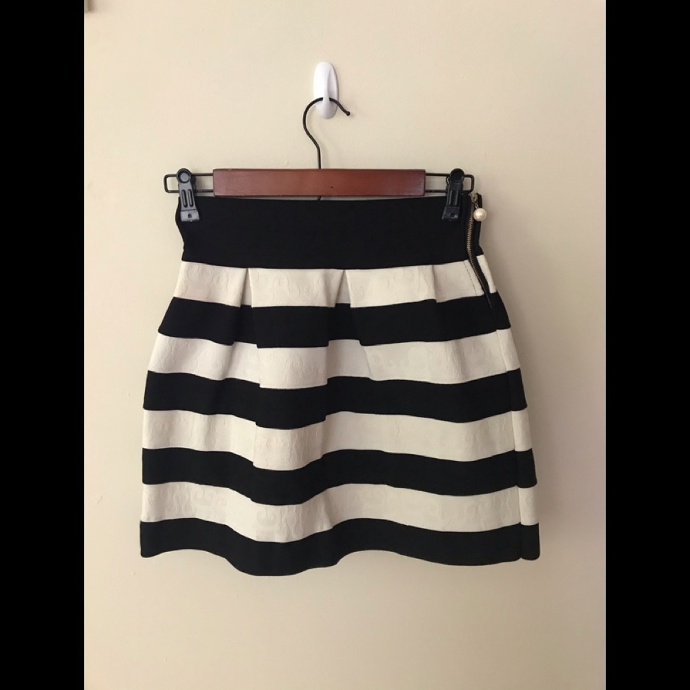Structured embroidery A-Line skirt